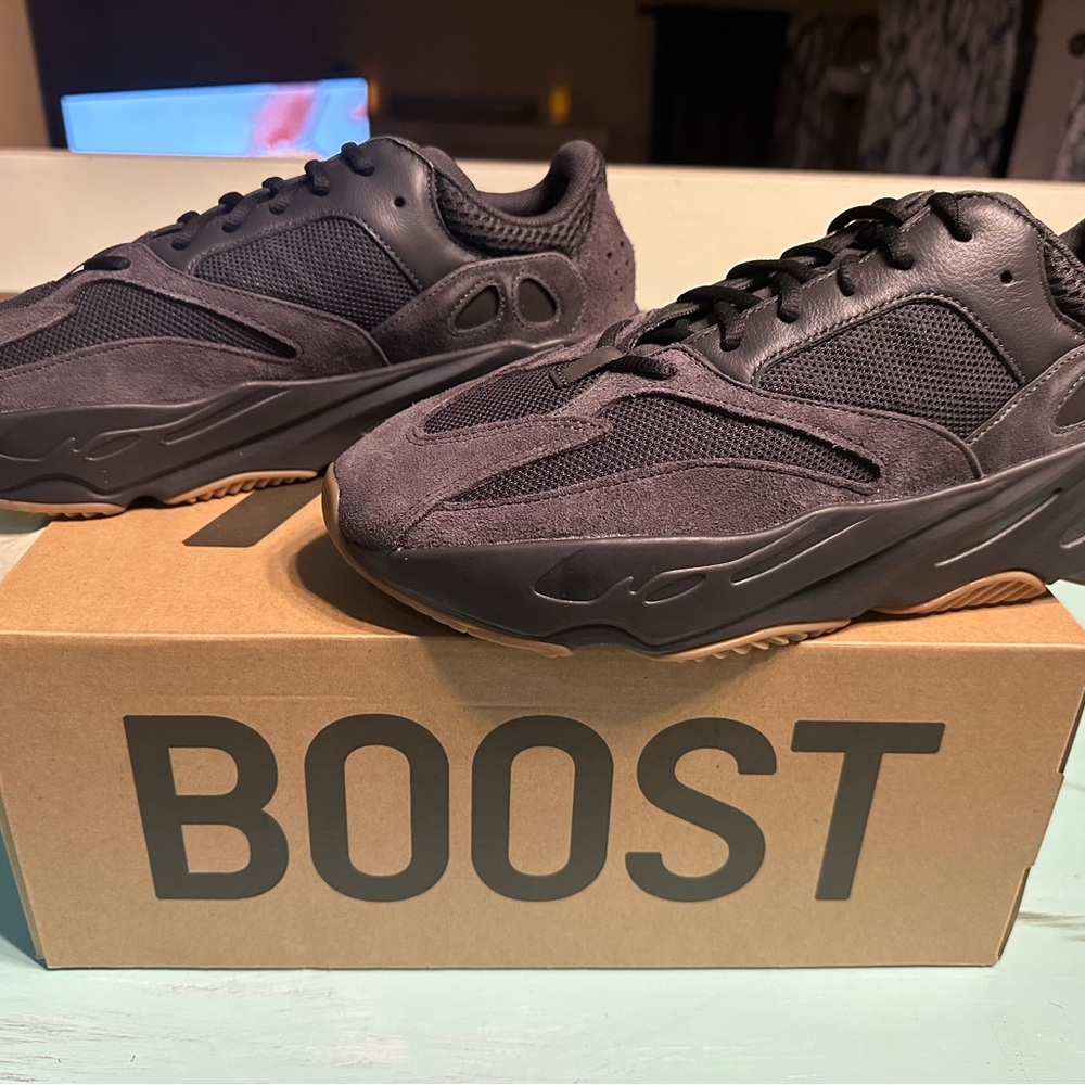 Yeezy Boost 700 Utility Black Men’s Size 12-AUTHENTIC-Never Worn-Black Suede